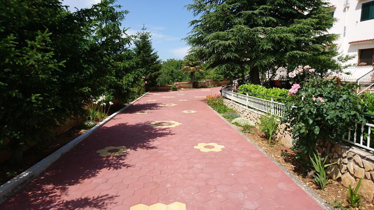 Appartamento Countryside Family Retreat Šibenik Esterno foto